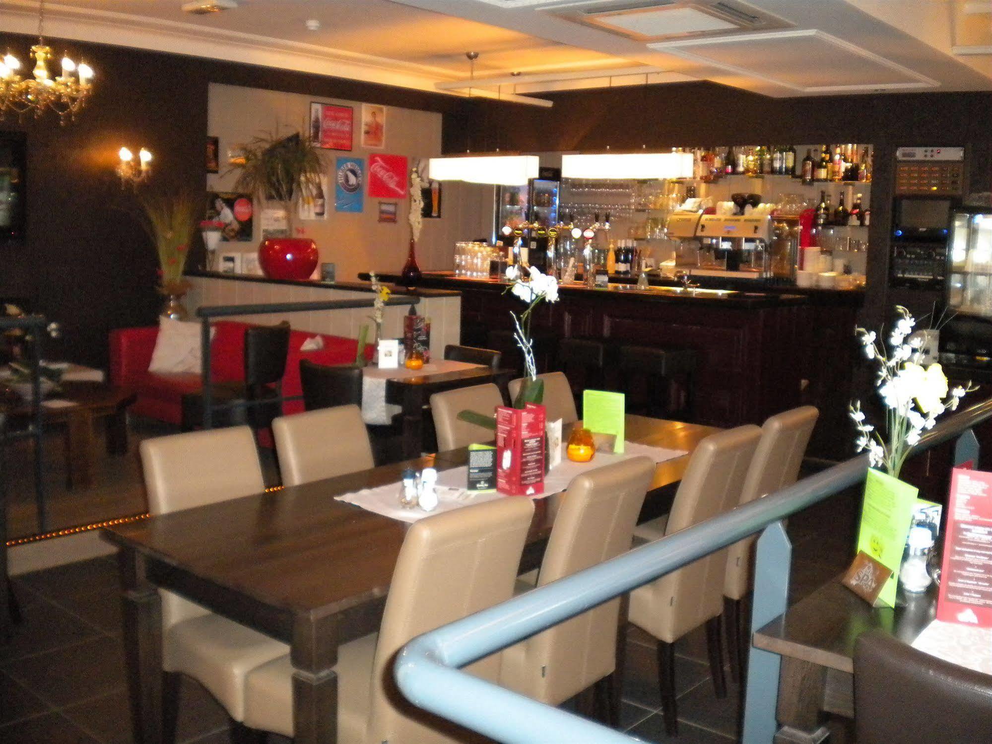 Hotel Restaurant 'T Trefpunt Made Exterior photo